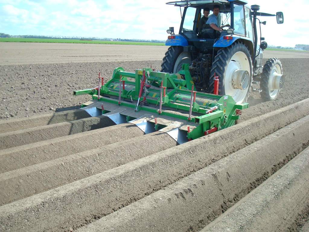 Outil Baselier pour pré-buttage et préparation sol
