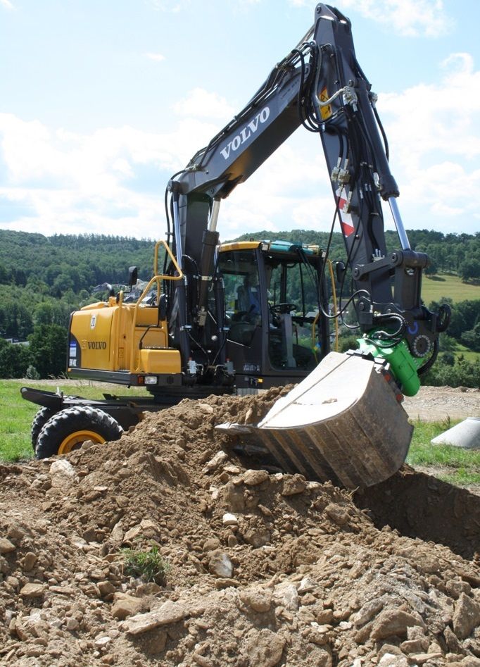 Équipement pour pelles avec moteur d'inclinaison haute performance