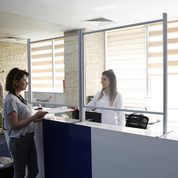 Cloison Écran de protection Plexiglass/Alu H 71 x L 100 cm - Structure robuste et passe-documents réglable - Réf.490744_1