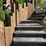 Traverse en bois pour soutènement et création de marches