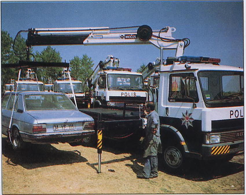 Serie 12000 T Grue Auxiliaire - Cormach - Pression 240 bar - 12700 daN/m_1