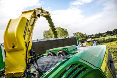 Machine agricole Serie 9900 avec moteur surpuissant de 970 ch