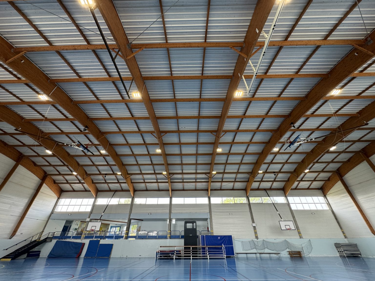 Eclairage industriel conçu pour l'industrie et les équipements sportifs  - highbay segal ik10_1