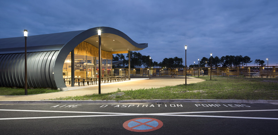 Colonne lumineuse d?Éclairage public utyl conique / led / 35 w / en acier et aluminium anodisé / 3 m_2