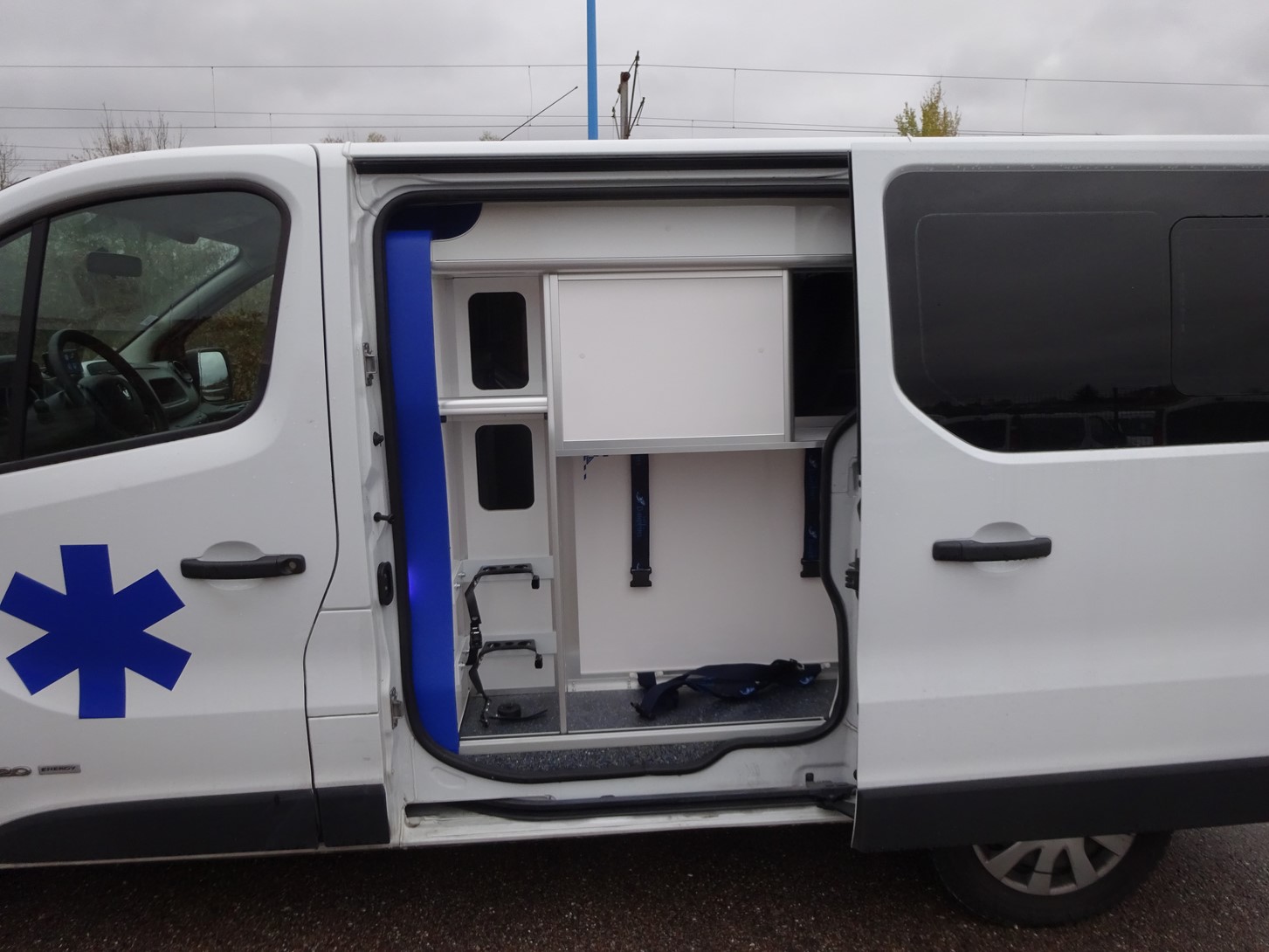 Ambulance renault trafic l1h1 2015 type a1 - occasion_1