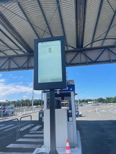 Armoire caisson sur pieds - support pour écran LCD_0