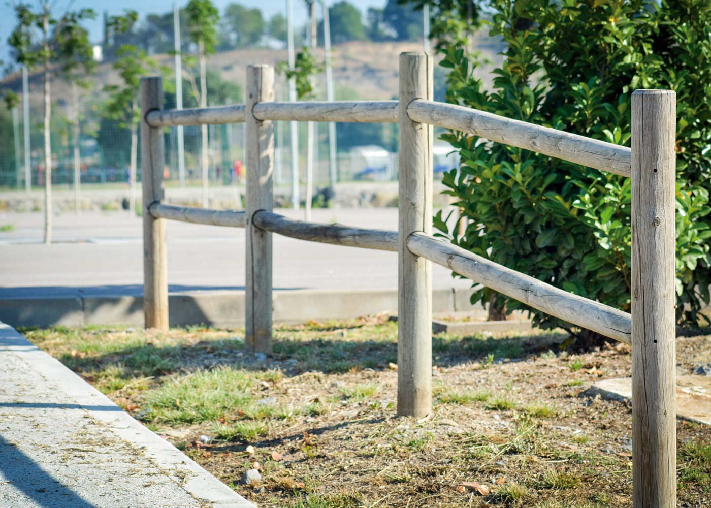 Barrière urbaine en bois de pin - VRV460 - Traitée classe IV contre insectes et vrillettes_1