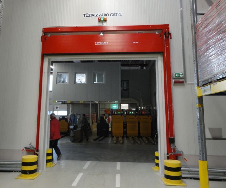 Barrières de rétention d'eaux d'incendie semi-automatique sectionnelle_1