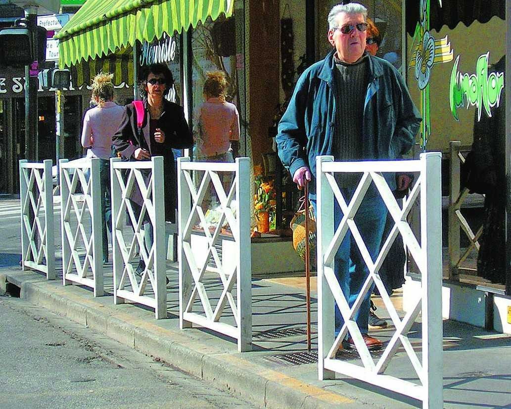 Barrière Opéra - Serem - Longueur 150 cm, Hauteur 105 cm - Tube acier et peinture époxy antirouille_1