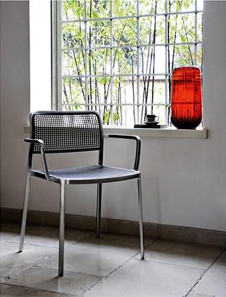 Audrey Shiny - Chaise de restaurant design Lissoni en aluminium poli et plastique brillant_1