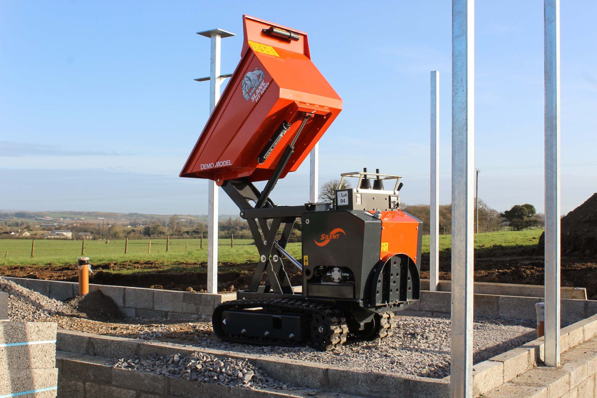 Dumper sur chenilles Slanetrac HT1000 - robuste, maniable, capacité de charge élevée, bennage 1300 mm_2