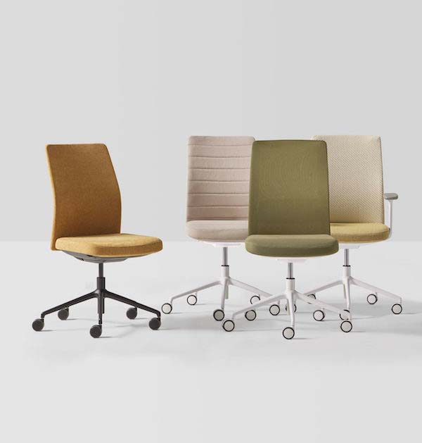 Fauteuil ergonomique avec appui-têtes  réglables, accoudoirs ajustables et un rembourrage confortable pour usage quotidien intensif_1