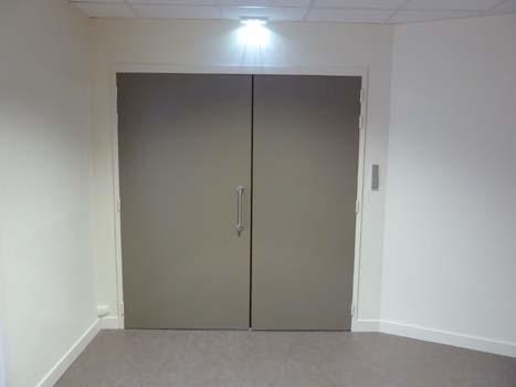 Crouzi feu 06/2v - Bloc-porte plein EI 60 - Crouzilles avec huisserie bois exotique et plusieurs variantes_1