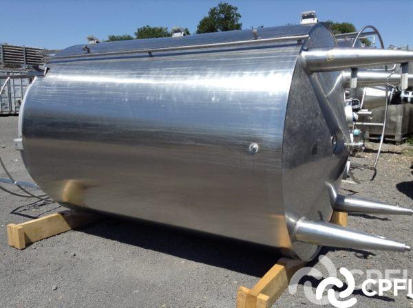 Cuve isolée Pierre Guérin - 8000 L - Inox - Agitation décalée - Garde corps - Trou d'homme étanche_1