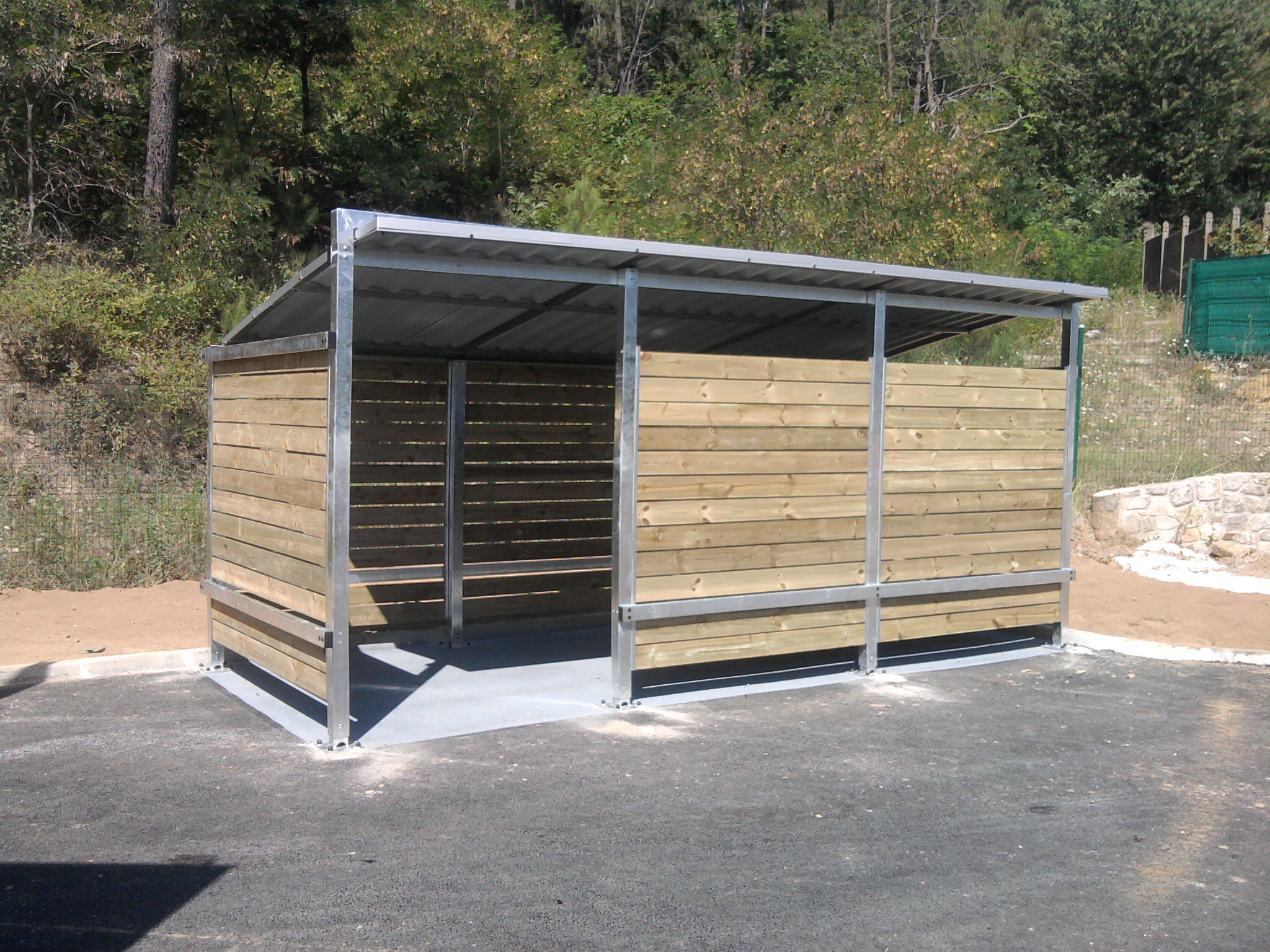 Abri poubelle, forme thion_1