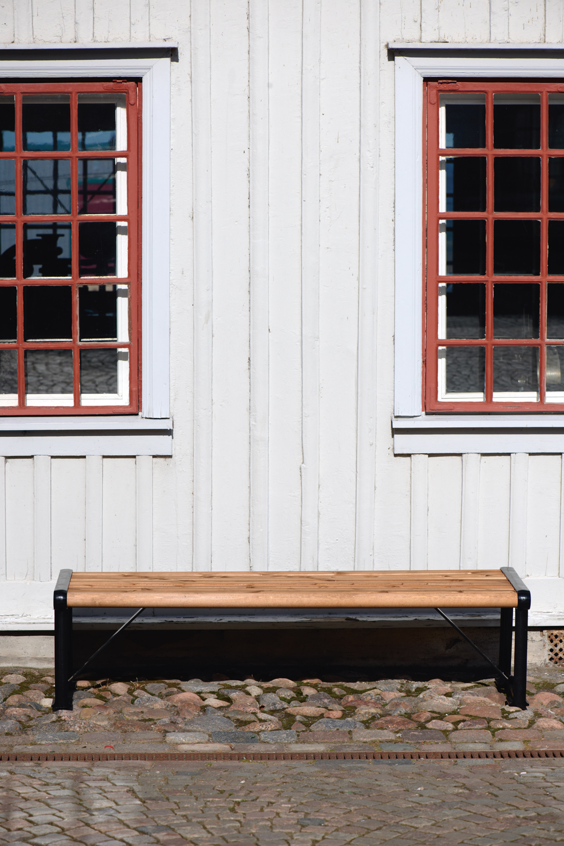 Banc public Gripsholm réf 8037162 - Brun/Noir - Free Standing - Hags_1