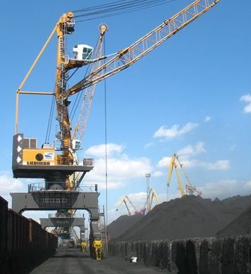 Grue portuaire LPS 280 - Liebherr - capacité de levage max 84t - portée max 40m_1