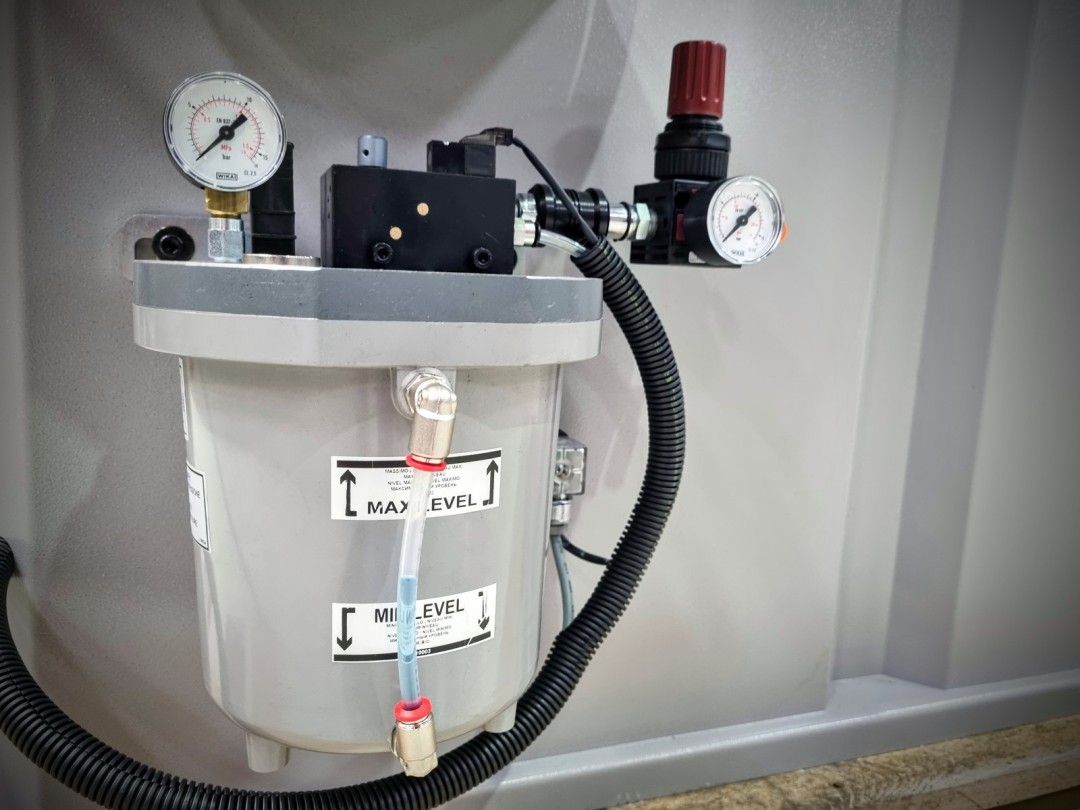 Scie à ruban semi-automatique FMB - Ruban H34 - Coupe angulaire jusqu'à 60°_1