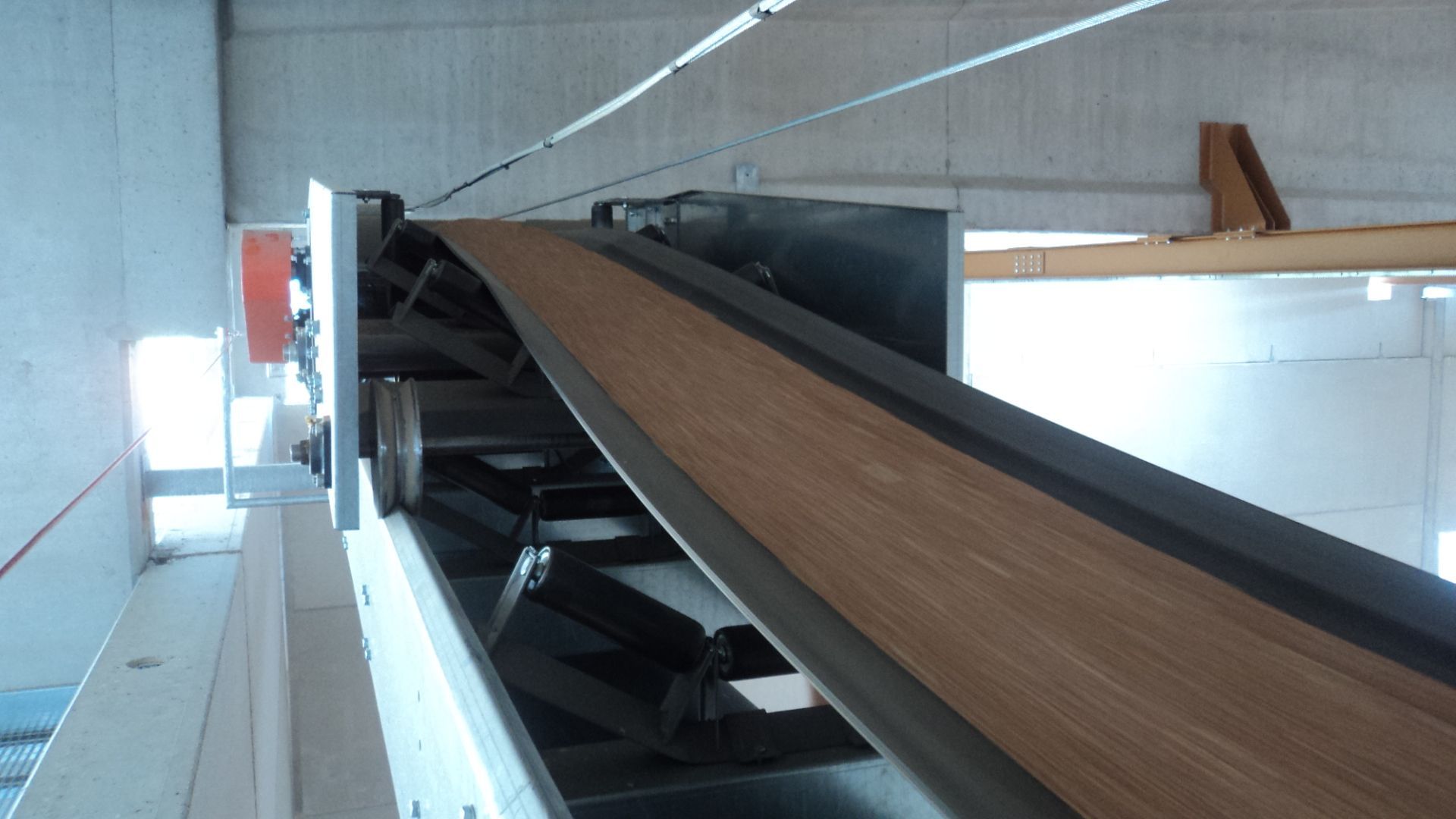 Transporteur à bande - bande en caoutchouc noir ou antigras, PVC - châssis galvanisé - débit de 18 à 500 m³/h_1