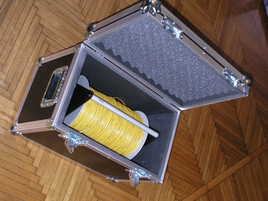 Système compact pour inspection de puits et forages