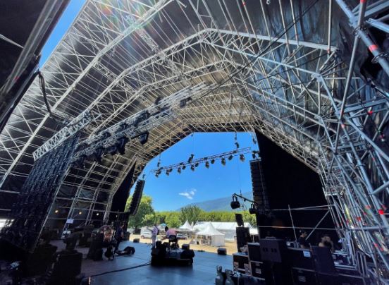 Échafaudage événementiel modulaire - Conception sur mesure de scènes et tribunes_1