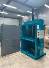 Presse à balles MAXIPAC - 24 tonnes - Balles jusqu'à 300 kg - Dimensions 1620x1210x3120 mm_1