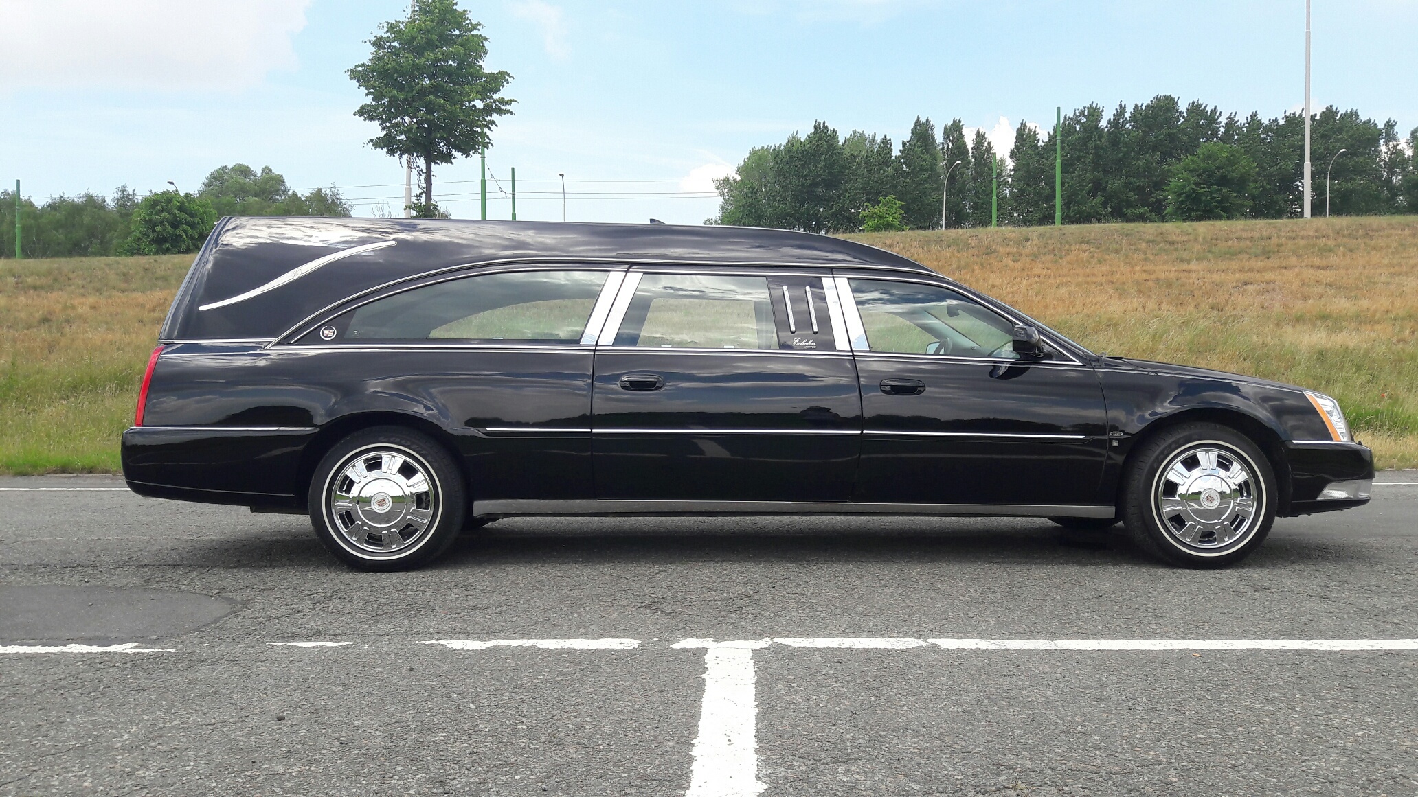 Corbillard moderne Cadillac DTS Eagle 2009