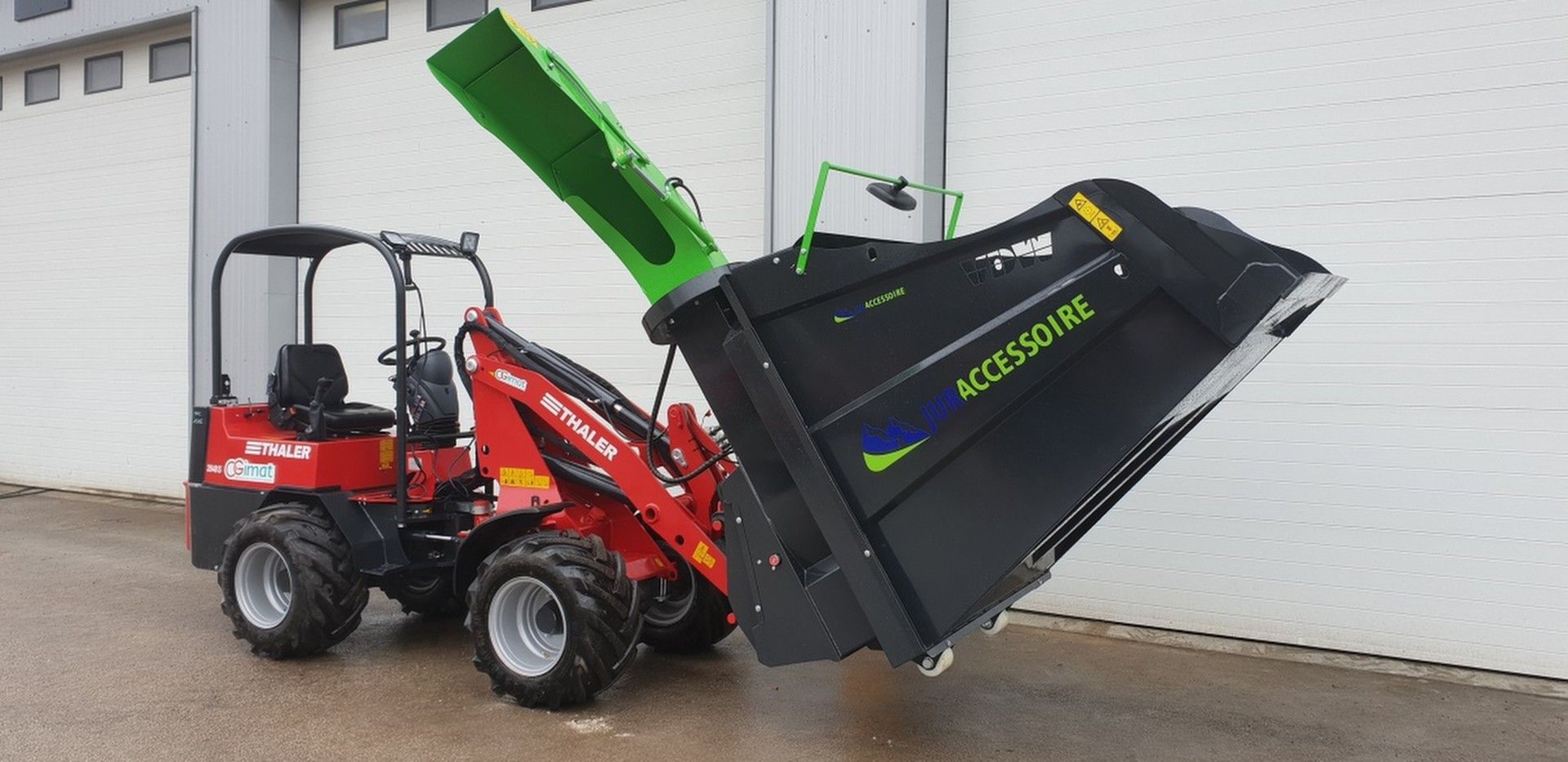 Minipailleuse goulotte tournante - Pailleuse agricole Juraccessoire pour valet de ferme 2000 kg / 40 cv ou plus_1