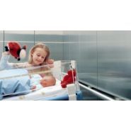 Ascenseur Schindler 2500 conçu pour transporter des brancards et fauteuils roulants