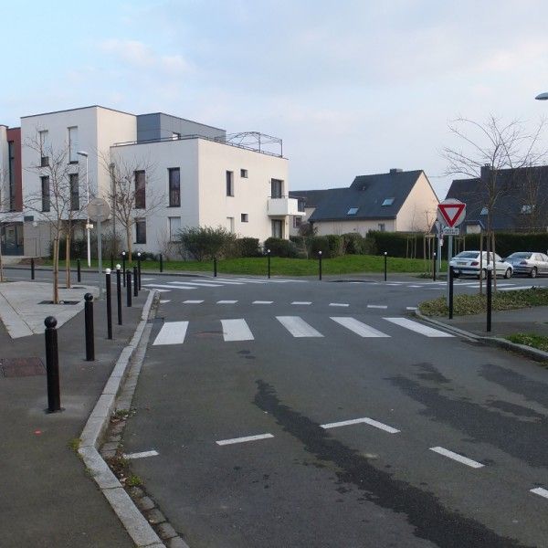 310.03-2 - Potelets fixes à sceller - Boule Ø120mm - Hauteur hors-sol 1,20m - Hauteur totale 1,50m_1