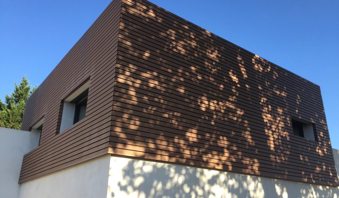 Façades Silvadec - dimensions 30 x 87 x 3600 mm - finition brossée - liberté de création et entretien minimal_1