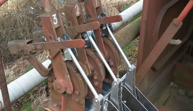 Système autonome pour le déchargement rapide et sécurisé de ballast