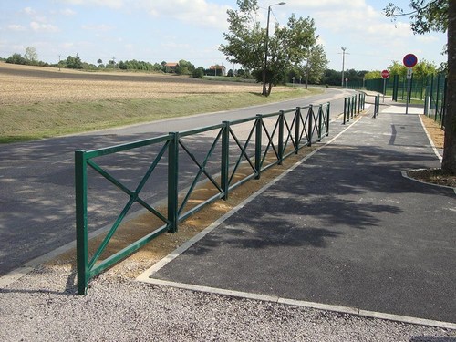 Barrière urbaine en acier - Finition pointe de diamant - JMU-0118 - Husson International_1