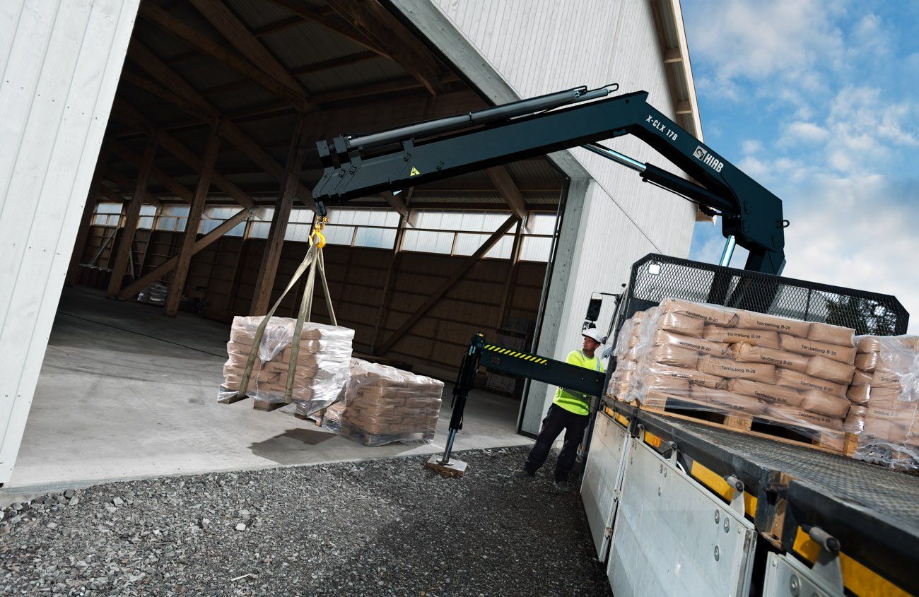 X-CLX 178 - Grue auxiliaire HIAB - 17 tm, commande manuelle, portée hydraulique 6.54 à 12.87 m_2