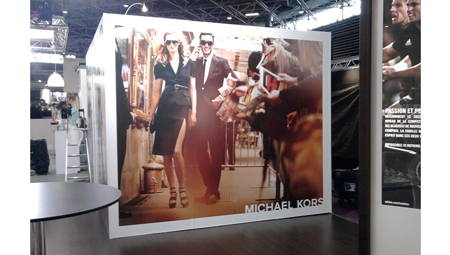 Aménagement de stand - Conception personnalisée avec matériaux de qualité et mise en place professionnelle_1