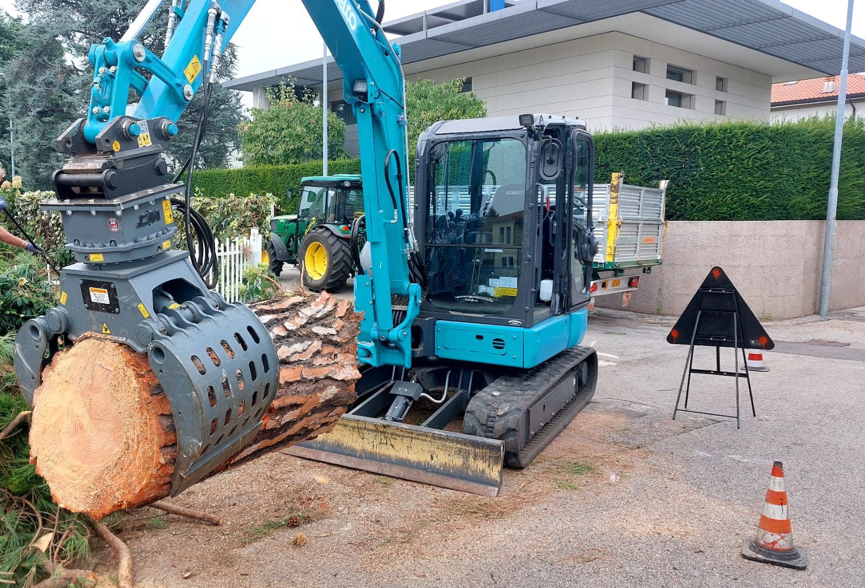 Pince de tri et de démolition renforcée pour pelle 1.5 à 35 tonnes rotation hydraulique_1