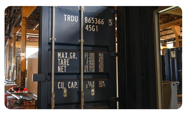 Container  bureau  de chantier et base vie : une solution robuste, fonctionnelle, empilable et modulable_1