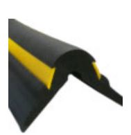 Protection d'angle en gomme à haute résistance - STI Balisage routier - jaune et noir - 1200mm x 70mm x 10mm_1