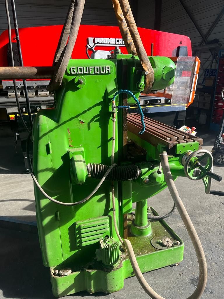 Fraiseuse industrielle DUFOUR F52/1072 d'occasion - réf 3669 - table 1000x225mm, courses 600x235x420mm, broche SA40_1