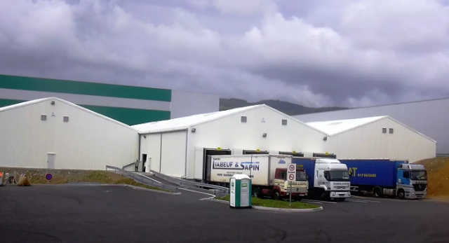 Bâtiment démontable durable, flexible et robuste correspondant aux normes européennes_1