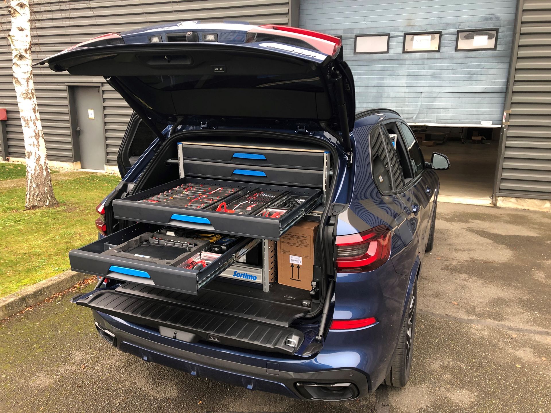 Service d'aménagement de véhicules utilitaires - système modulaire avec rangements performants et légers_1