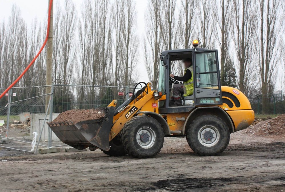 Chargeuse 800 l    l25b_1