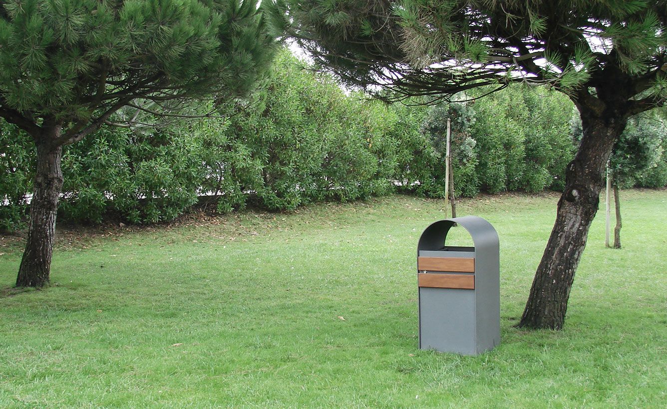 Lótus - poubelle publique - Larus - acier et bois FSC - 120L_1