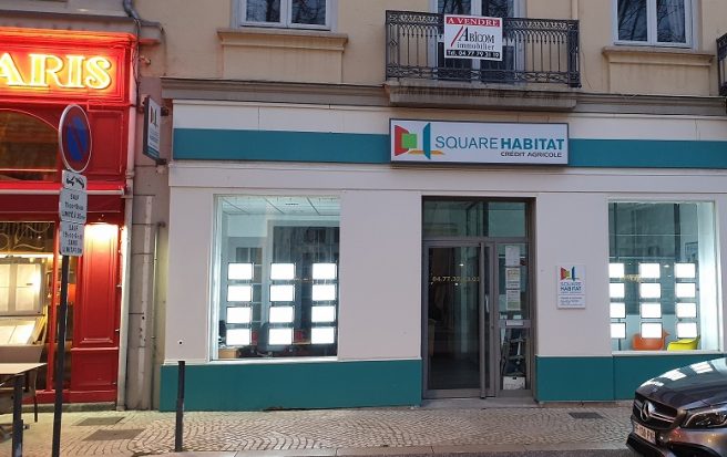 Porte-affiches personnalisables et durables - Matériaux résistants et adaptés à tous les budgets_1