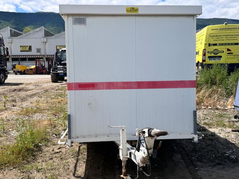 Courant RFLG400 Cabane de chantier sur roues_1