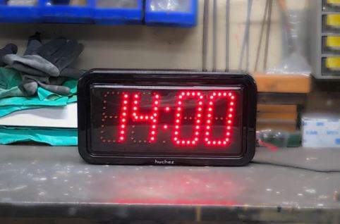 Horloge numérique étanche IP66 à LED rouge, avec antenne GPS en option - Huchez - RA10 R_1