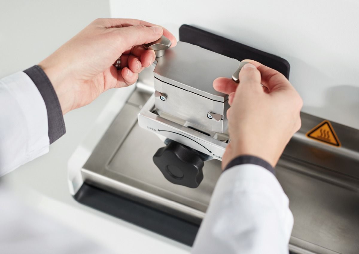 Appareil de broyage à haute fréquence MM 500 nano pour particules nanométriques