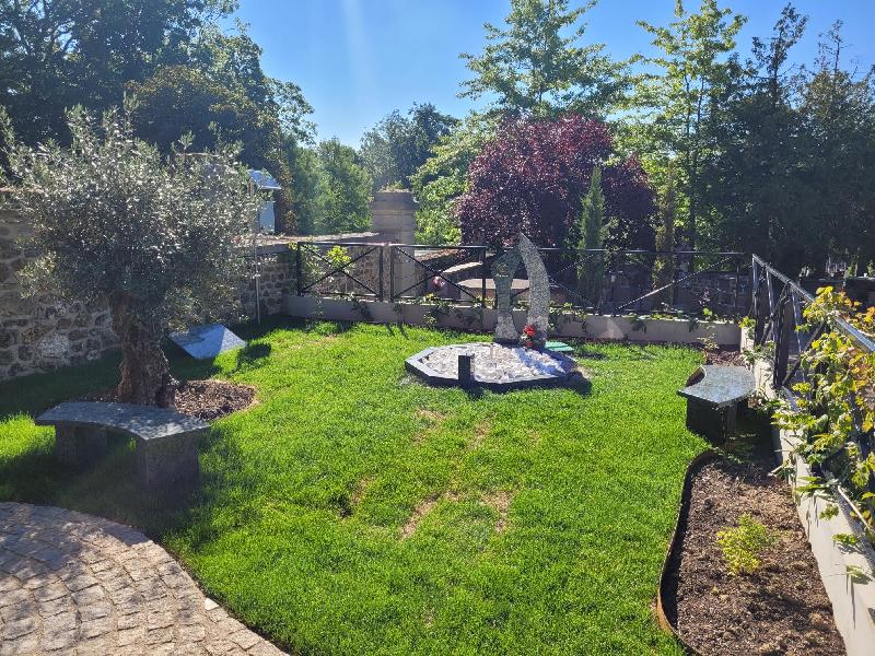 Jardins du souvenir - Lacus Regia, innovation brevetée pour la dispersion des cendres_1