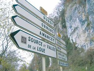 Panneau directionnel à dos fermé - aluminium, sobre et adapté à tout paysage urbain ou rural - Gamme CRÉCERELLE_1