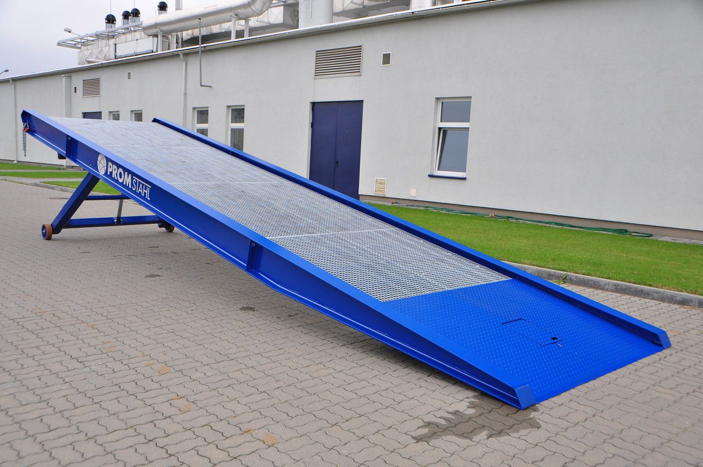 Type PARP - Rampe d'accès mobile pour conteneur - Promstahl - largeur 2360 mm - capacité 7t/10t - acier antidérapant_1